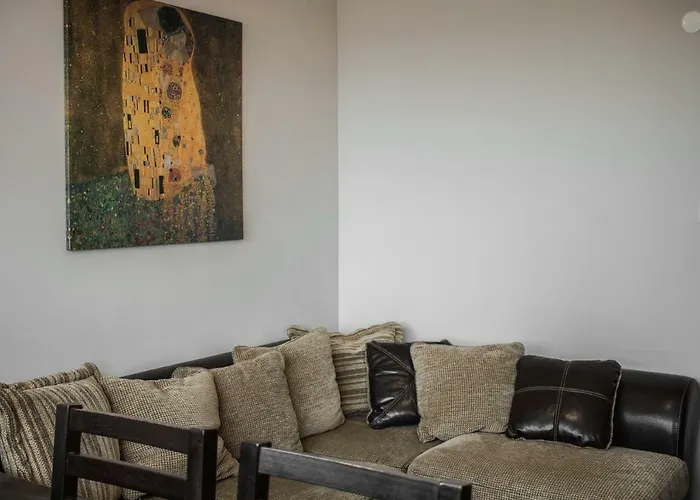 апарт пееви * Gabrovo